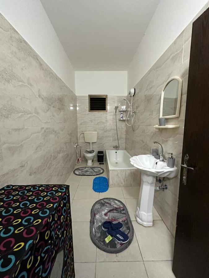 بيت الضيافة الملكية Apartment Tulkarm Bagian luar foto