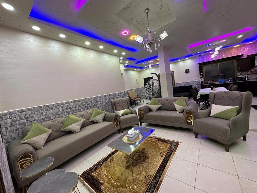 بيت الضيافة الملكية Apartment Tulkarm Bagian luar foto