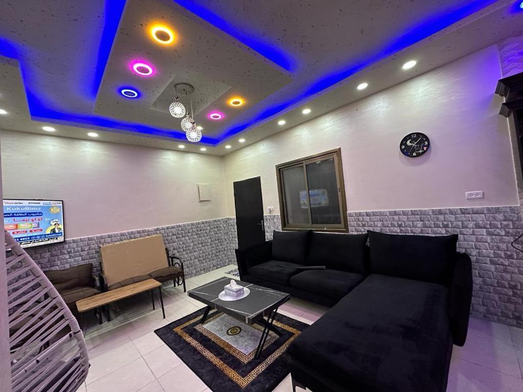 بيت الضيافة الملكية Apartment Tulkarm Bagian luar foto